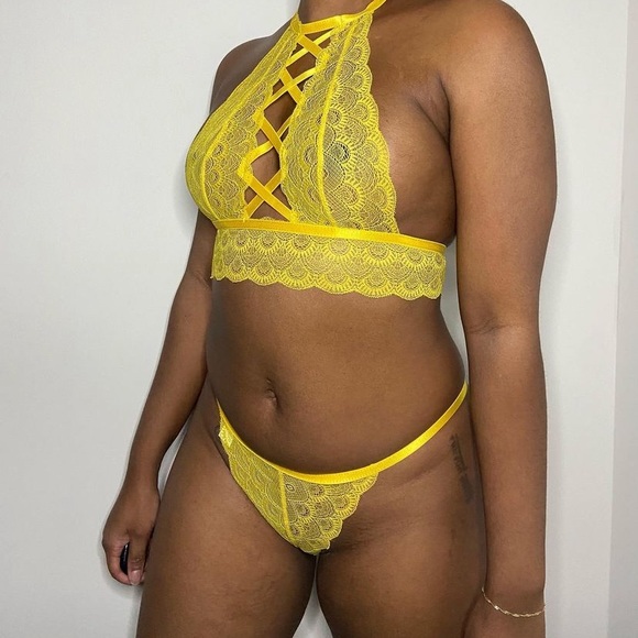 Brand NEW CUTOUT BACKLESS TWO-PIECE SET - Picture 1 of 3